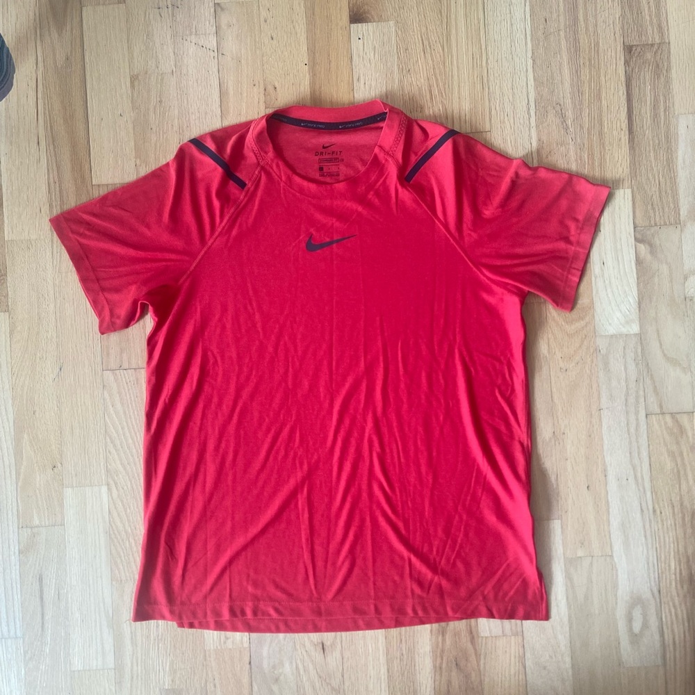 Men’s Nike gym T shirt Medium